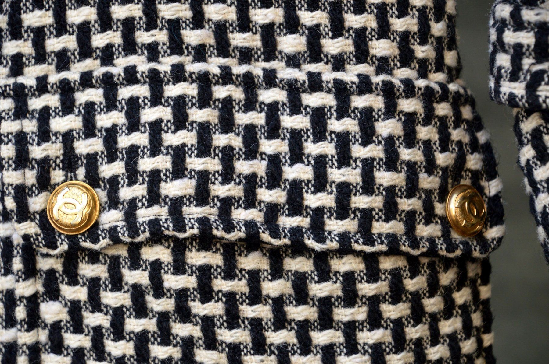 Chanel Cappotti: Mantel / manteau CHANEL – Usato da Collonges venduto da Auganien 4