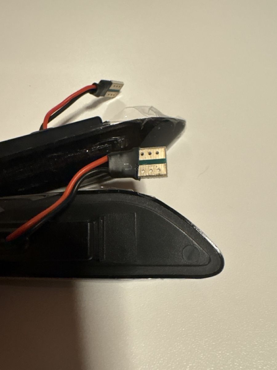 BMW Scheinwerfer: Bmw E90/91/92/93 Blinker schwarz E-nummer – Neu und originalverpackt aus Zwillikon von nti_j8gs 2