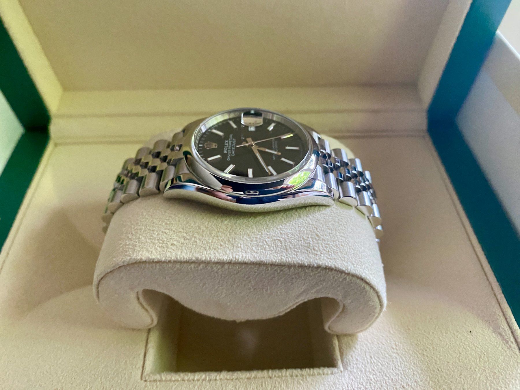 Rolex Orologi: Rolex Datejust 126200 black, jubilee strap – Usato da Genthod venduto da Fejmeo 5