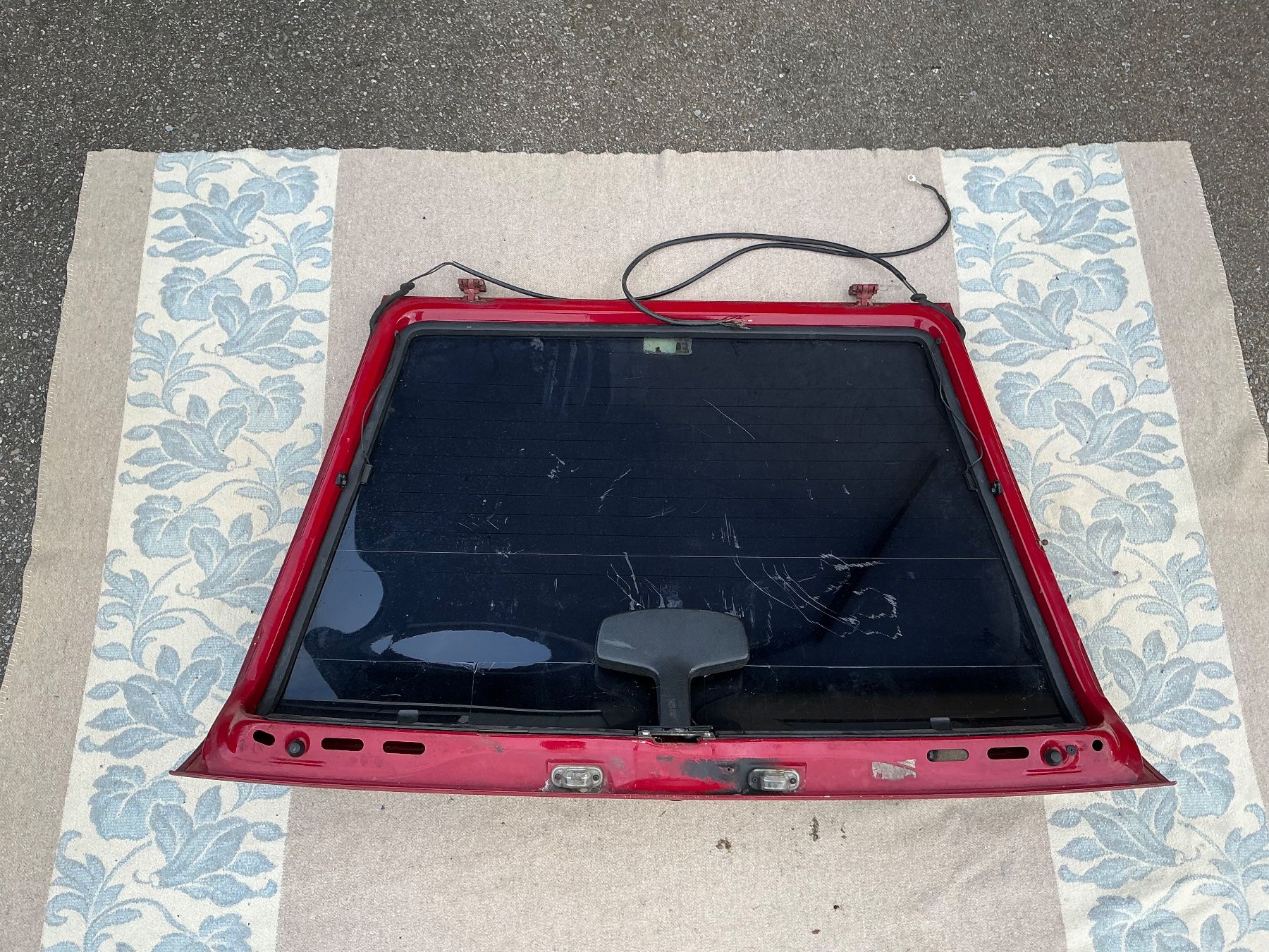 VW Tutti pezzi di ricambio auto: Heckklappe VW Scirocco 2 (weinrot) – Usato da Marbach LU venduto da bru_kk6q 1