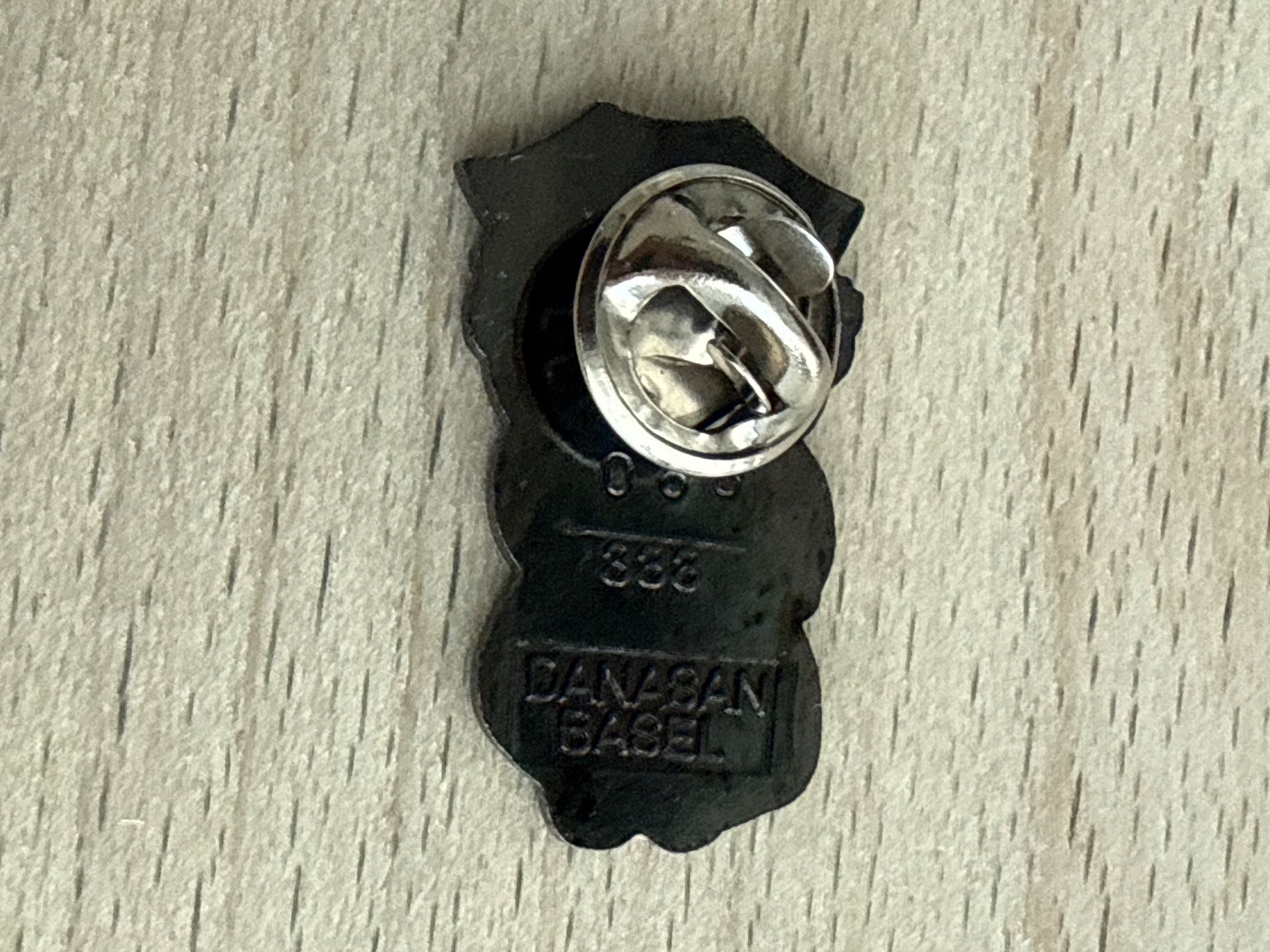 Placchette & Badge: Pin Polizei  Basel – Usato da Glattbrugg venduto da Schweigmatt 1