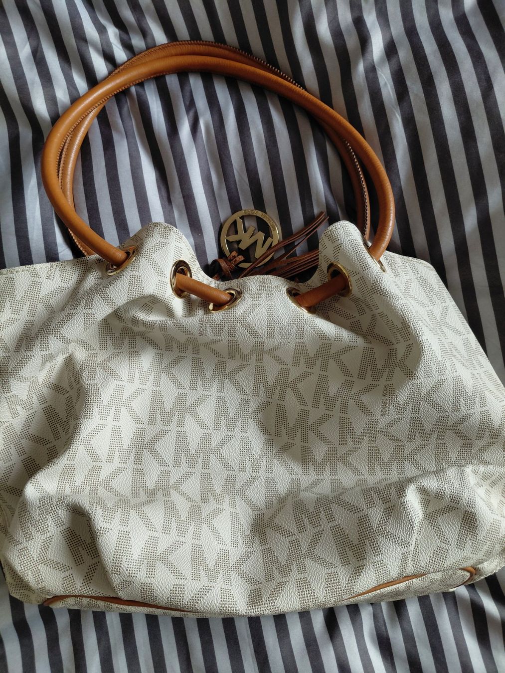 Michael Kors Taschen für Damen: Neuwertiger Michael Kors Handtasche – Neu (gemäss Beschreibung) aus Aesch BL von shiva0211 1