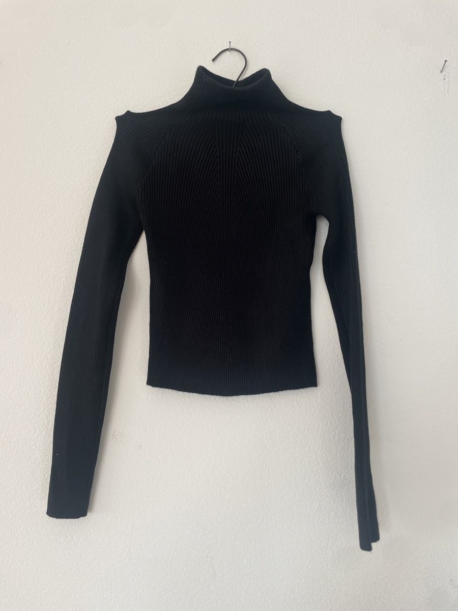 Maglioni & Felpe: Schwarzer gerippter Bershka Rollkragenpullover Gr. S – Usato da Winterthur venduto da Lili3435 1