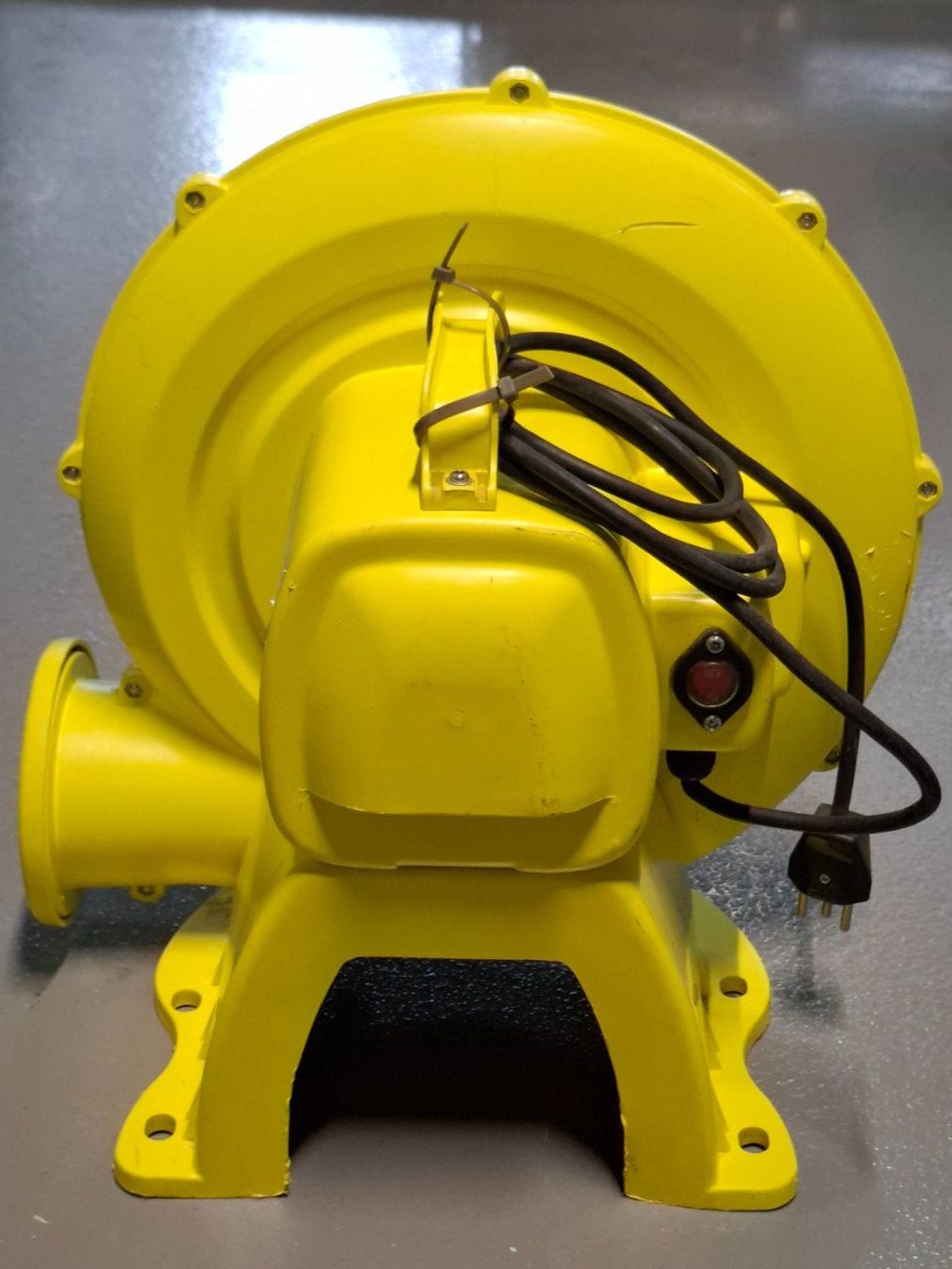 Laubbläser & Laubsauger: soufflerie Huawei Air-Blower W-4E 680W – Gebraucht aus Villars-Ste-Croix von pau_8fls 4