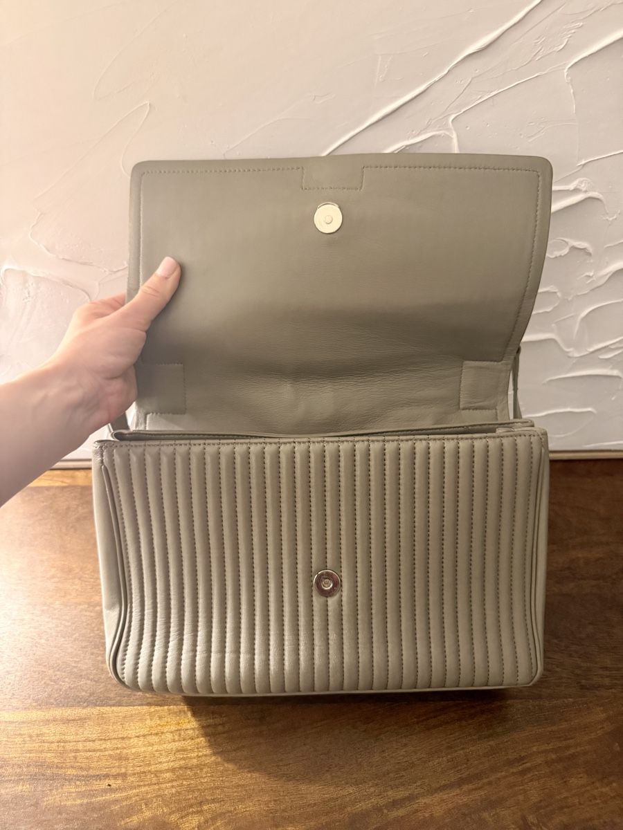 DKNY Taschen für Damen: DKNY Handtasche aus Leder – Gebraucht aus Wallisellen von val_mtp5 4