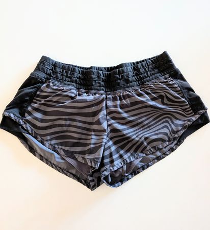 Adidas Laufshorts schwarz grau gemustert Grösse S gebraucht