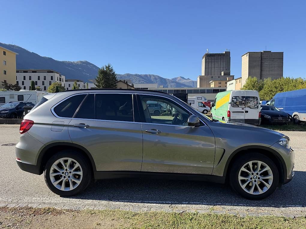 Autos: BMW  X5  xDrive 30d – D'occasion à Giubiasco par automobili72 9