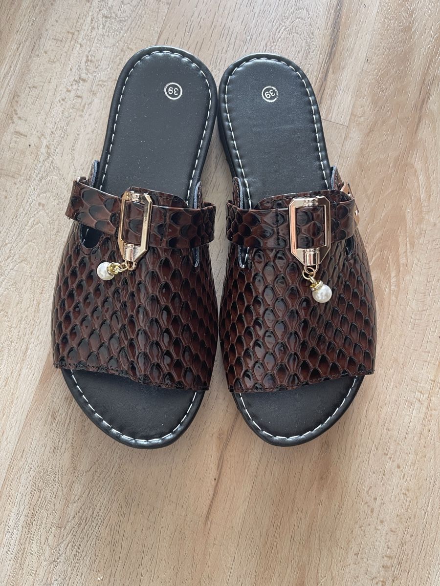 Scarpe da donna: Sandalettes plates 39 brunes neuves – Nuovo (secondo la descrizione) da Kloten venduto da Vermicelles 4