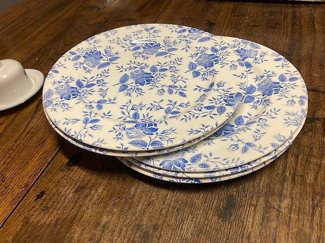 Piatti: 5 schöne Platzteller mit Blumen weiss-blau – Usato da St. Gallen venduto da jbr_q7tx 2