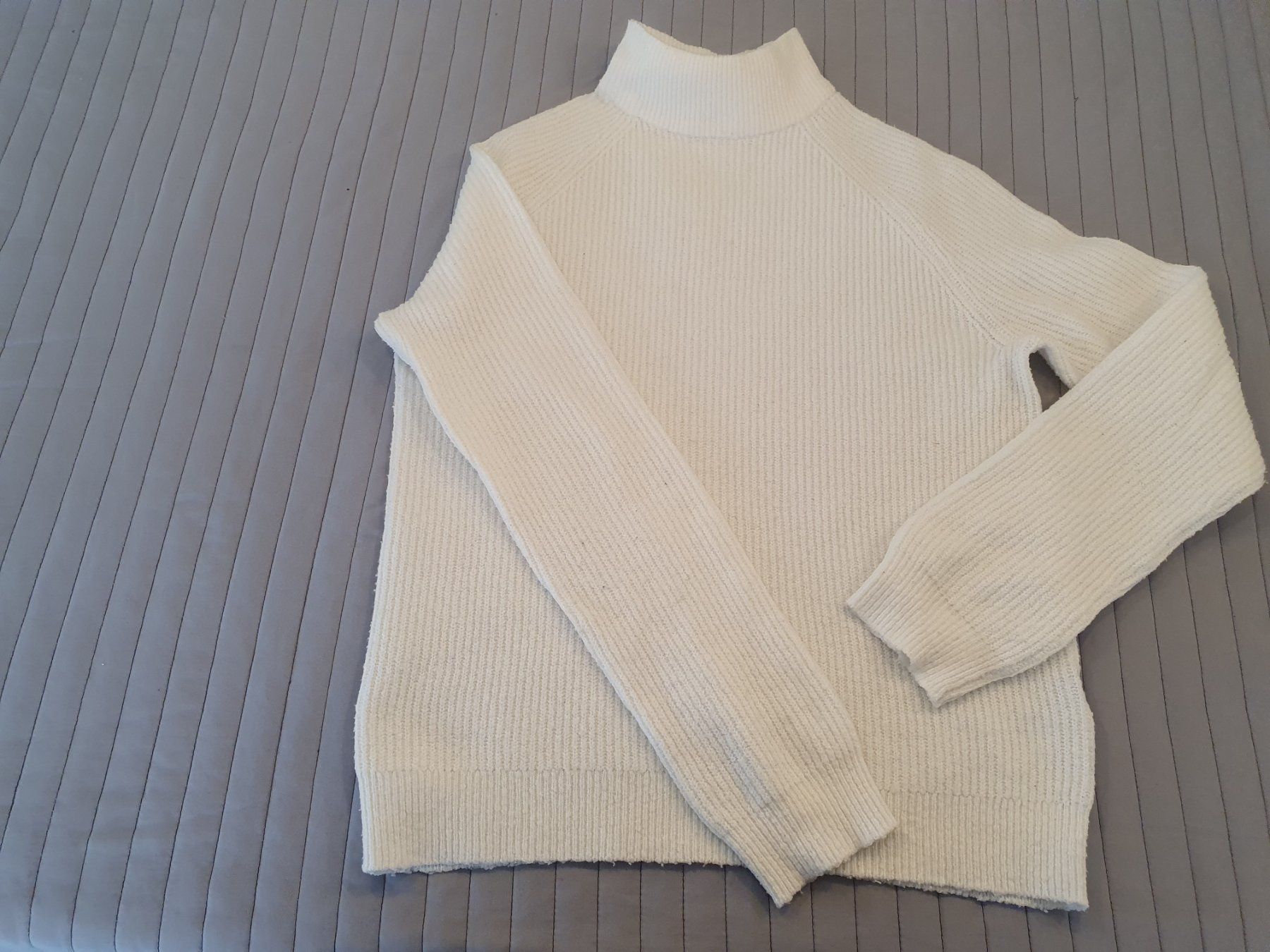 Pullover & Sweatshirts: Pullover weiss Gr.34 xs Gewicht:235g. – Gebraucht aus Volketswil von gloriamundi
