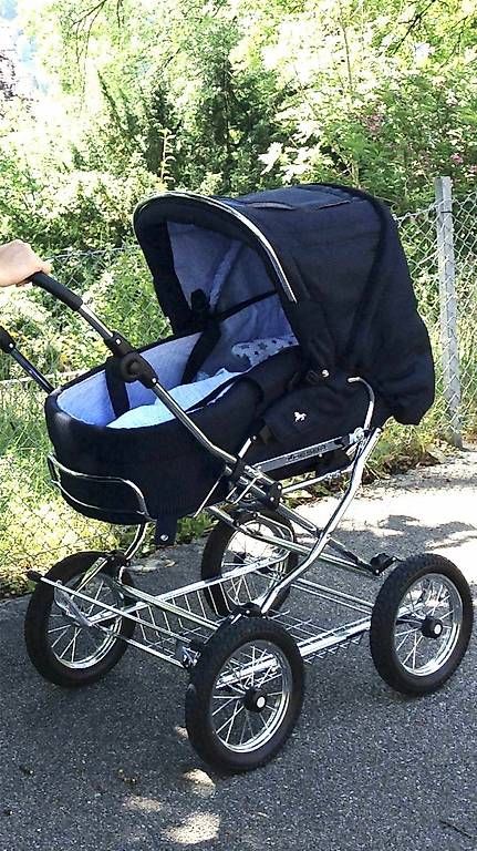 Carrozzine: Hesba Condor Kinderwagen dunkelblau – Usato da St. Gallen venduto da lauralengwiler