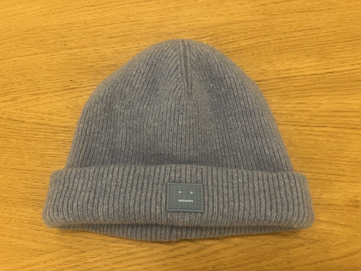 Hüte, Mützen & Caps: ACNE STUDIOS Face Beanie Mütze Hellblau Warm Winter – Gebraucht aus Ebmatingen von dartim