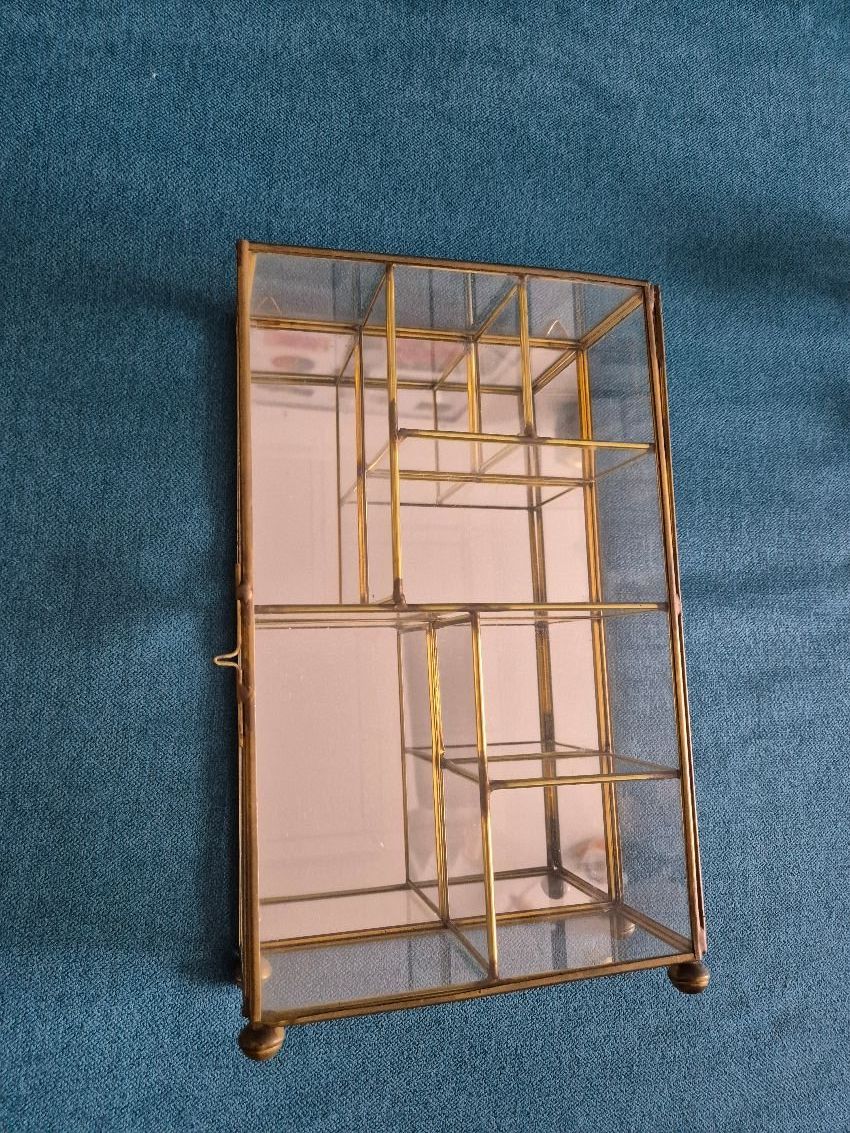 Vetrine: Vitrine mit 11 verschiedenen Glas Figuren – Usato da Embrach venduto da wernici 1