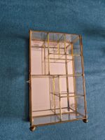 Vitrine mit 11 verschiedenen Glas Figuren
