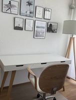 Schreibtisch