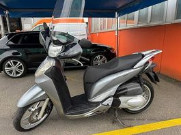 Honda SH 300i Roller 2 Plätzer