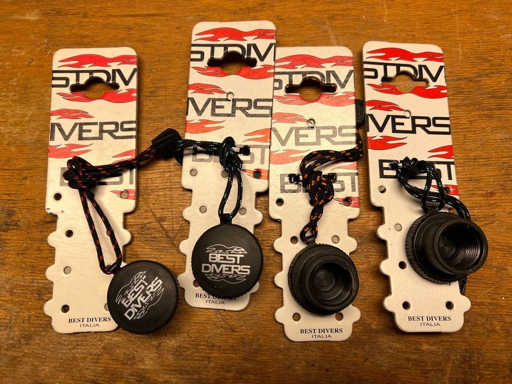 Staubschutzkappe 'Remove Before Dive' Für DIN Atemregler 5/8' - Taucher Zubehör