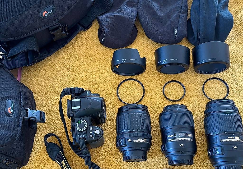 Nikon Appareil photo: Nikon D 3100 mit 3 Objektiven+Ausrüstung – D'occasion à Uitikon Waldegg par bingo007. 3