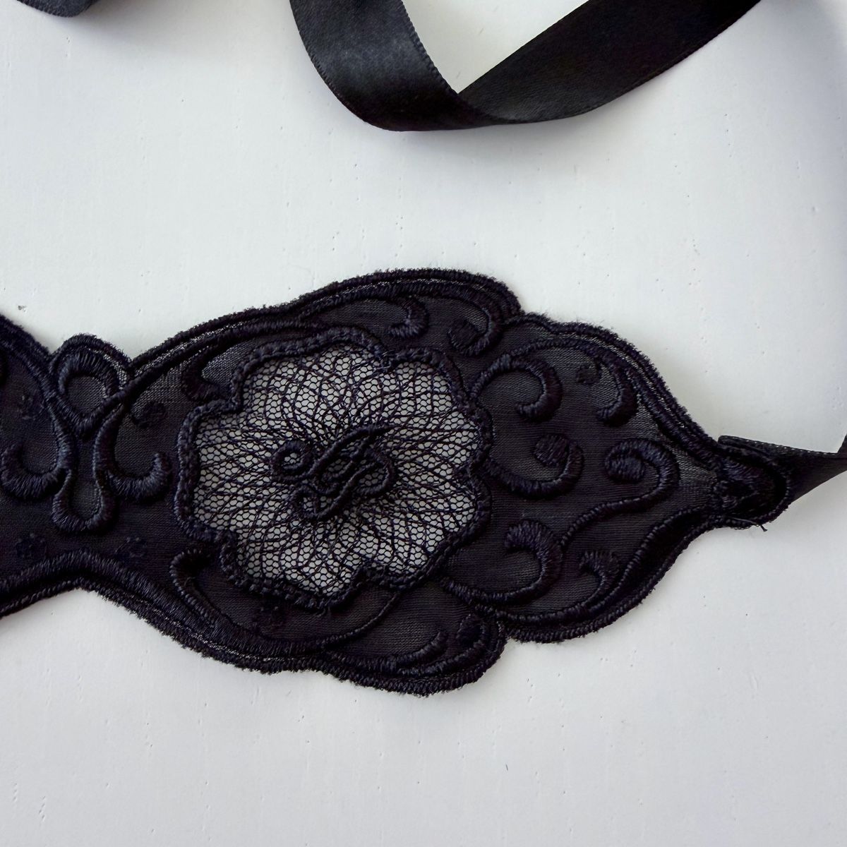 Accessori per capelli: AGENT PROVOCATEUR Black Lace Eyemask – Nuovo (secondo la descrizione) da Emmen venduto da Avviivva_Com2023 2