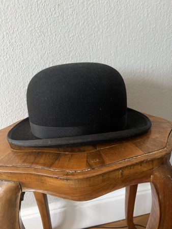 Schicker Bowler Hut, schwarz, Marke Lock & Co, London