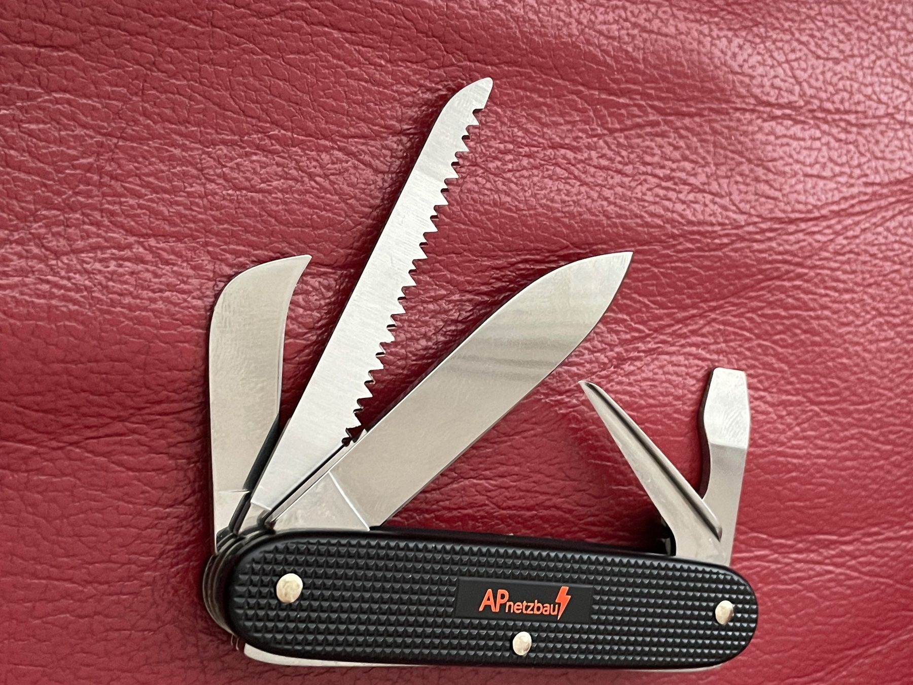 Victorinox Taschenmesser: Victorinox neu – Gebraucht aus Pratteln von  3
