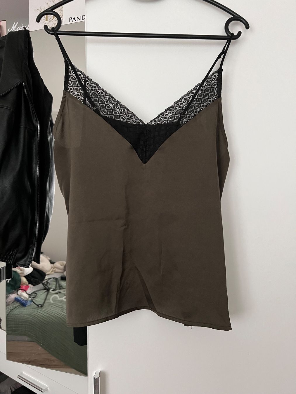 Tops: Top mit Spitze, dunkelgrün, Grösse 38/40 – Gebraucht aus Abtwil SG von chi_yh9f