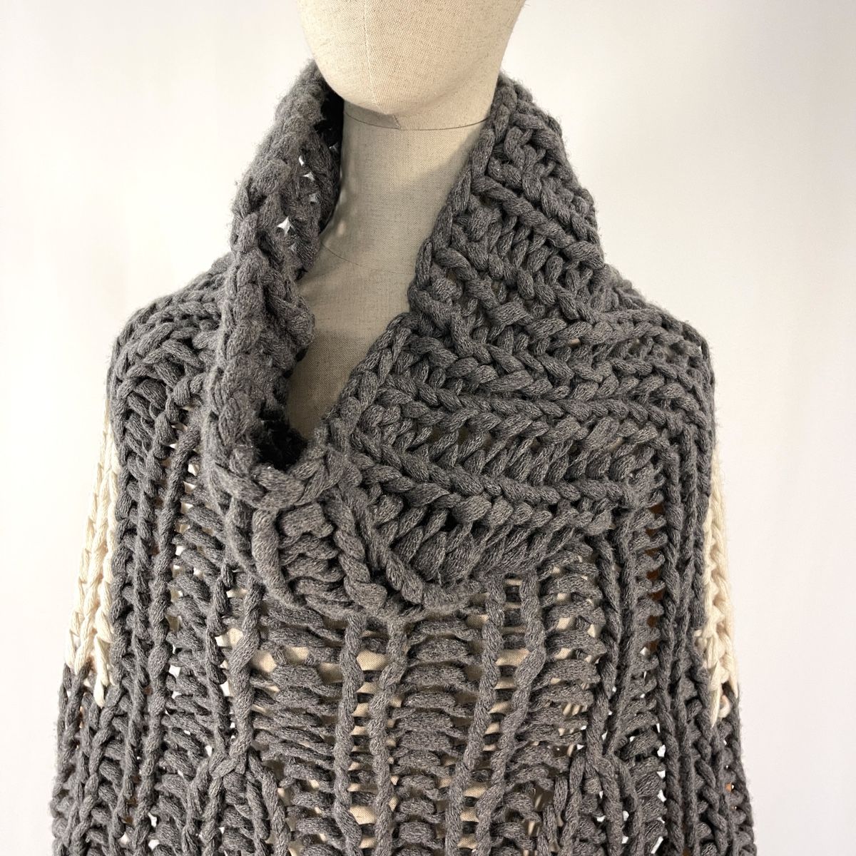 Altro in  Abbigliamento & Accessori: AVIU Cashmere Cape – Nuovo (secondo la descrizione) da Emmen venduto da Avviivva_Com2023 2