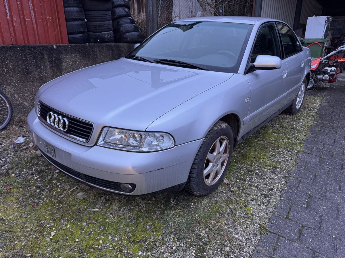 Audi Autos: Audi A4 V6 2.4 – D'occasion à Boswil par Marc_vr