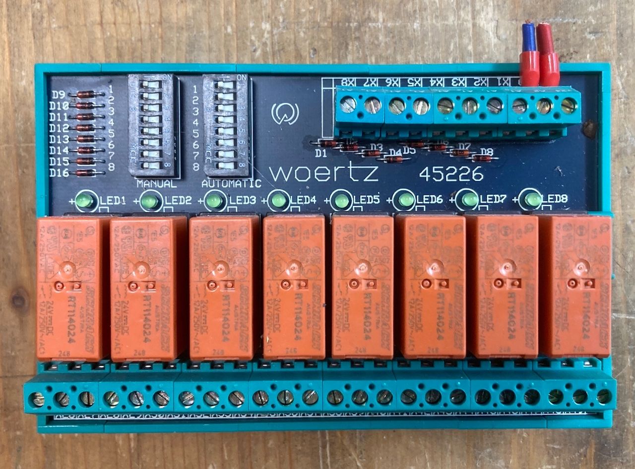 Componenti elettronici: Relais-Block 8 Stück – Usato da Liedertswil venduto da ELRITS