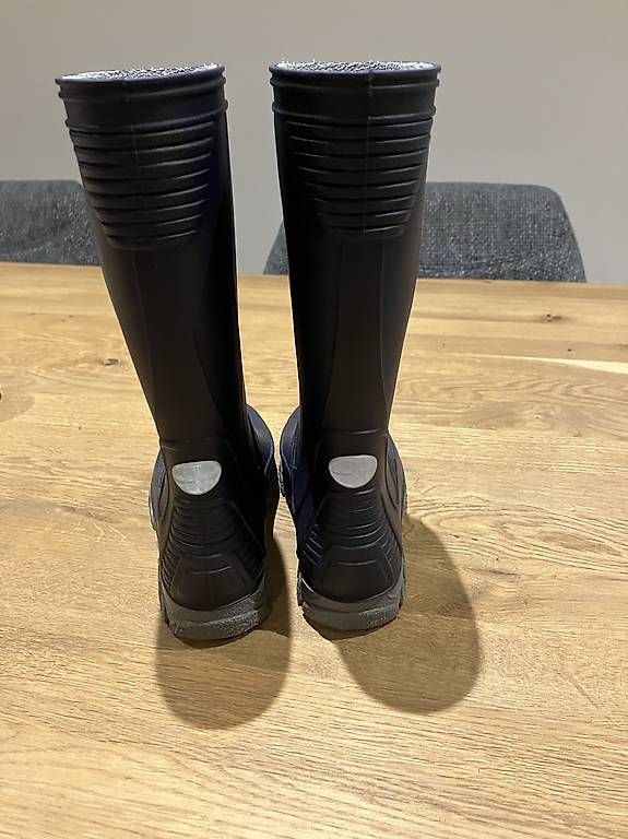 Scarpe per ragazzi: Gummistiefel Gr.28 – Usato da Roggwil BE venduto da waelchli87 1