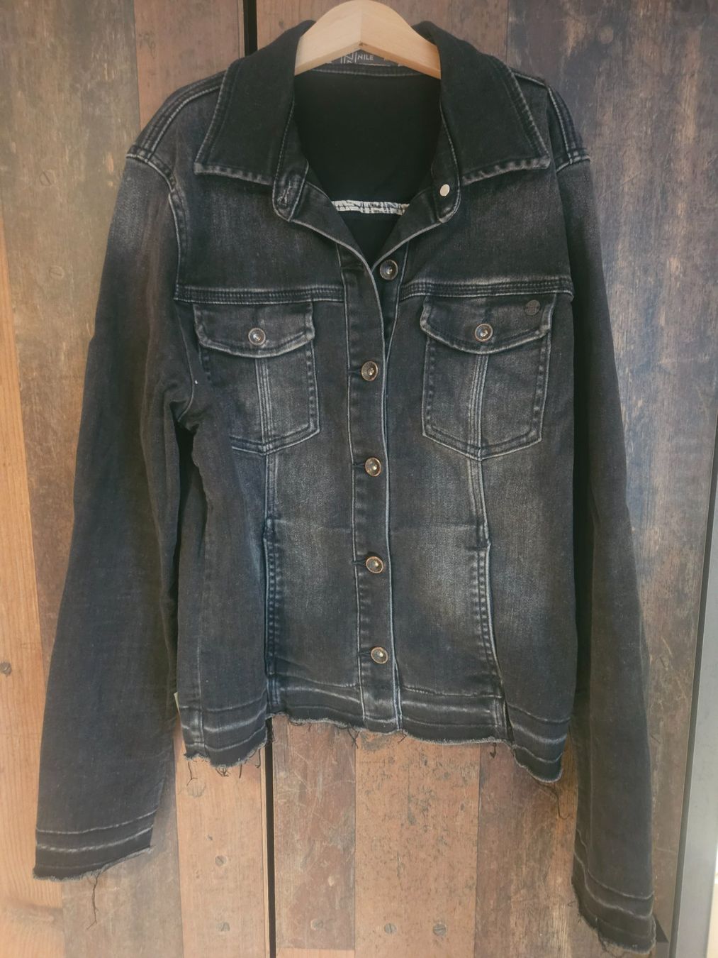 Nile Gilet & Giacche senza maniche: Nile Jeansjacke – Usato da Aefligen venduto da Ninibe4