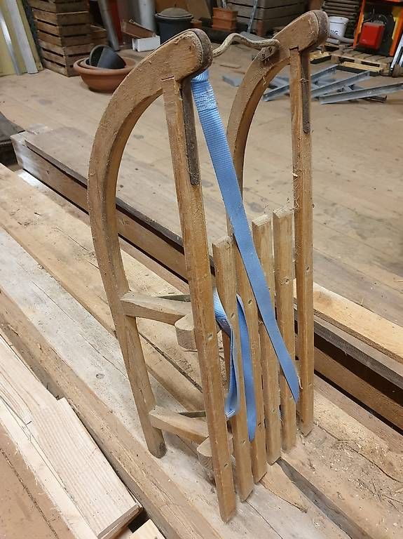Luge: Holzschlitten – D'occasion à Rickenbach LU par trucker.s