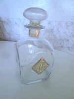 Flasche mit Silberverzierung