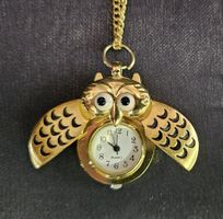 Goldene Uhr in Form einer Eule an Goldkette goldfarben 