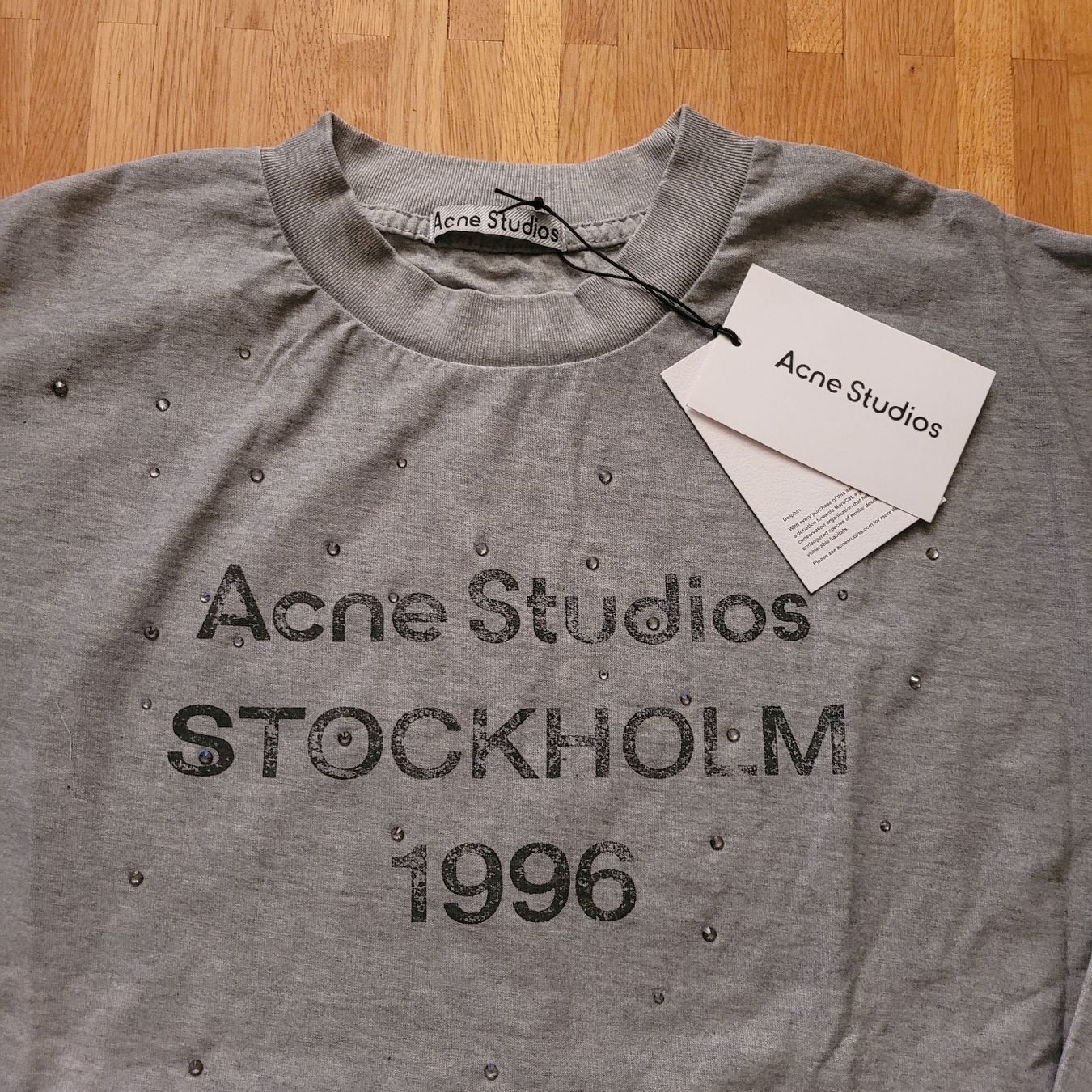Acne Studios T-Shirts: Acne Studios Rhinestone Longsleeve Gr. M – Neu und originalverpackt aus Triengen von noa_m5nl 1