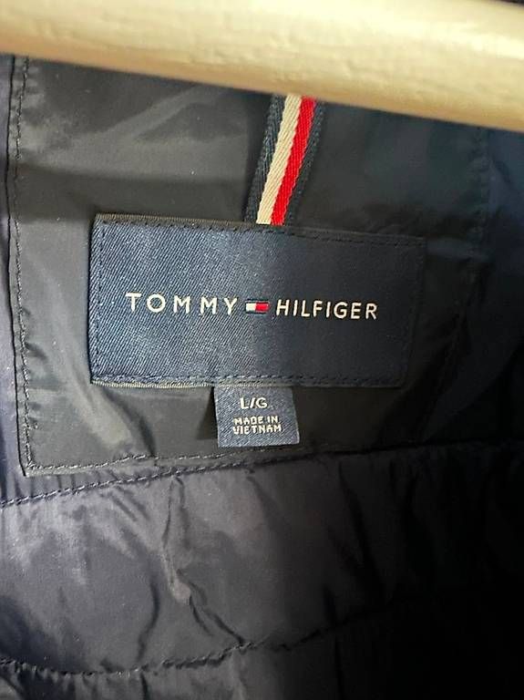 Tommy Hilfiger Jacken: Tommy Hilfiger Jacke - Grösse L – Gebraucht aus Goldach von Fox_Man 2