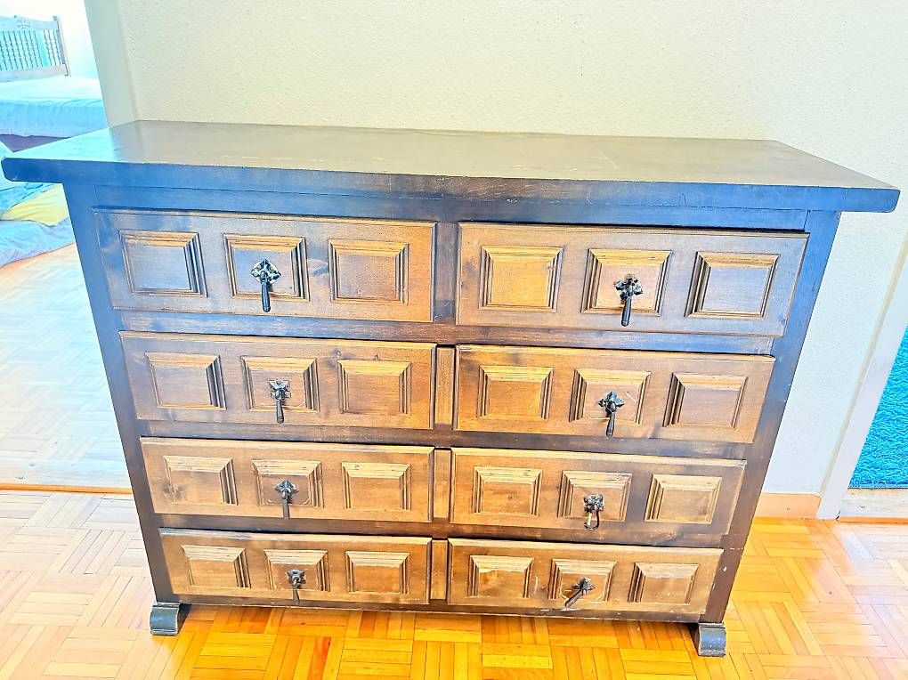 Cassettiere: Commode en bois massif 8 tiroirs  Bon état – Usato da Les Avanchets venduto da myc_ggb6 2