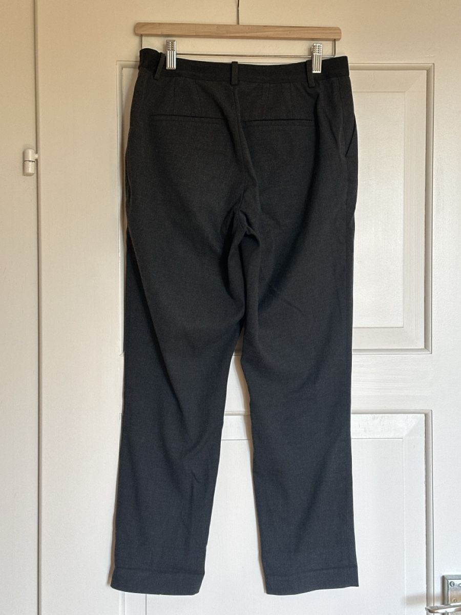Uniqlo Pantaloni: Pull-on Hose von uniqlo – Usato da Zürich venduto da Misomi 1