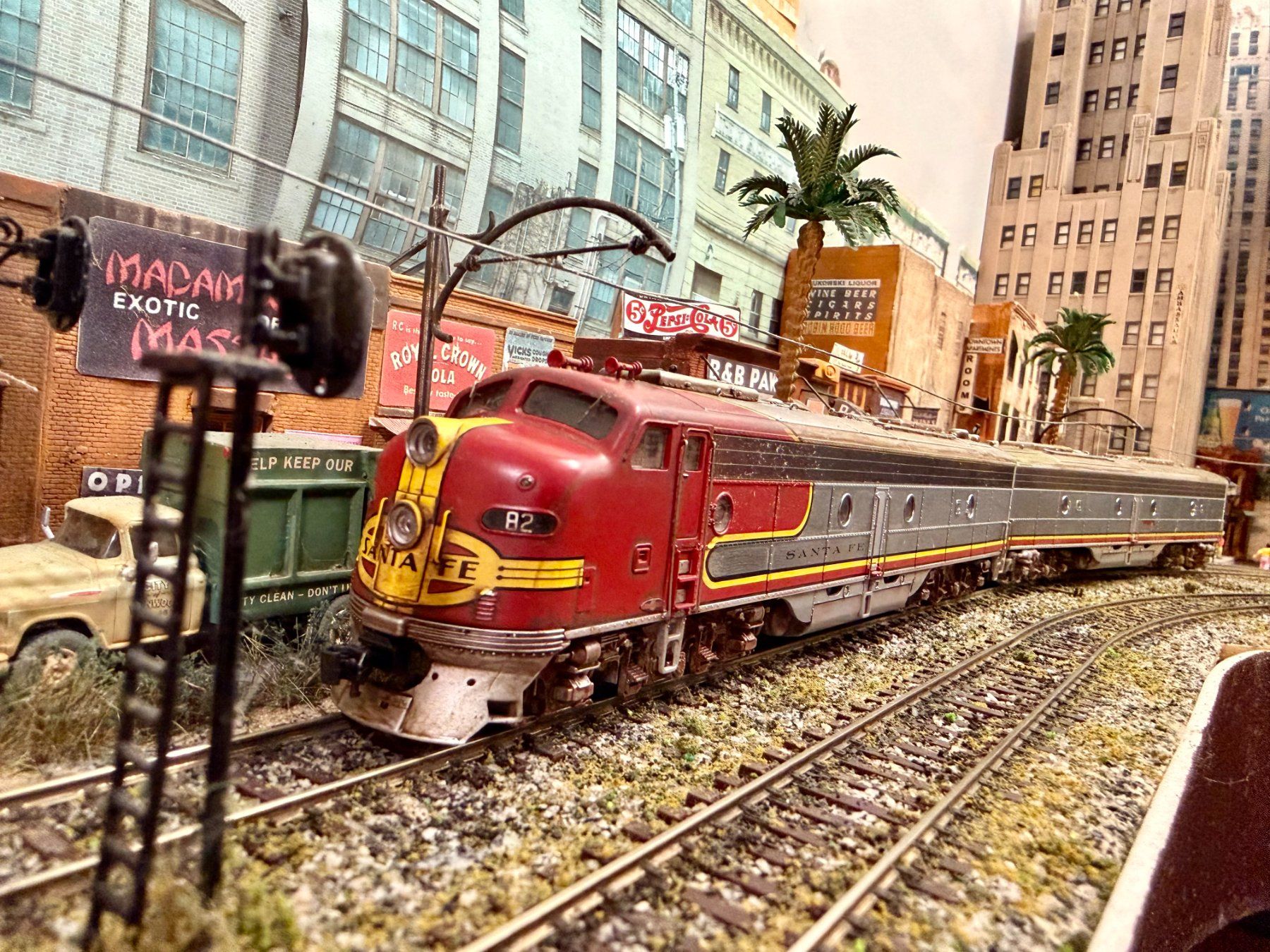 Broadway Modellini di ferrovie: Broadway Limited 5427 HO Santa Fe EMD E8 A + B Unit! – Usato da Steffisburg venduto da Calceolaria