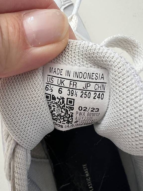 Scarpe da donna: Baskets Adidas taille 39 1/3 – Usato da Epalinges venduto da Kallem 2