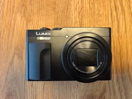 Panasonic Lumix DC-TZ99 schwarz mit Garantie und Zubehör