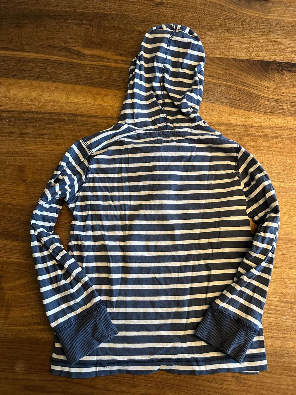 Pulls et sweat-shirts: Kapuzenpullover 122 – D'occasion à Winterthur par manelio113 2