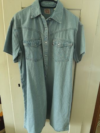 Neu Levi's Jeans Kleid