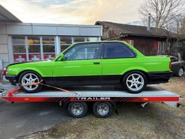 BMW 320i e30