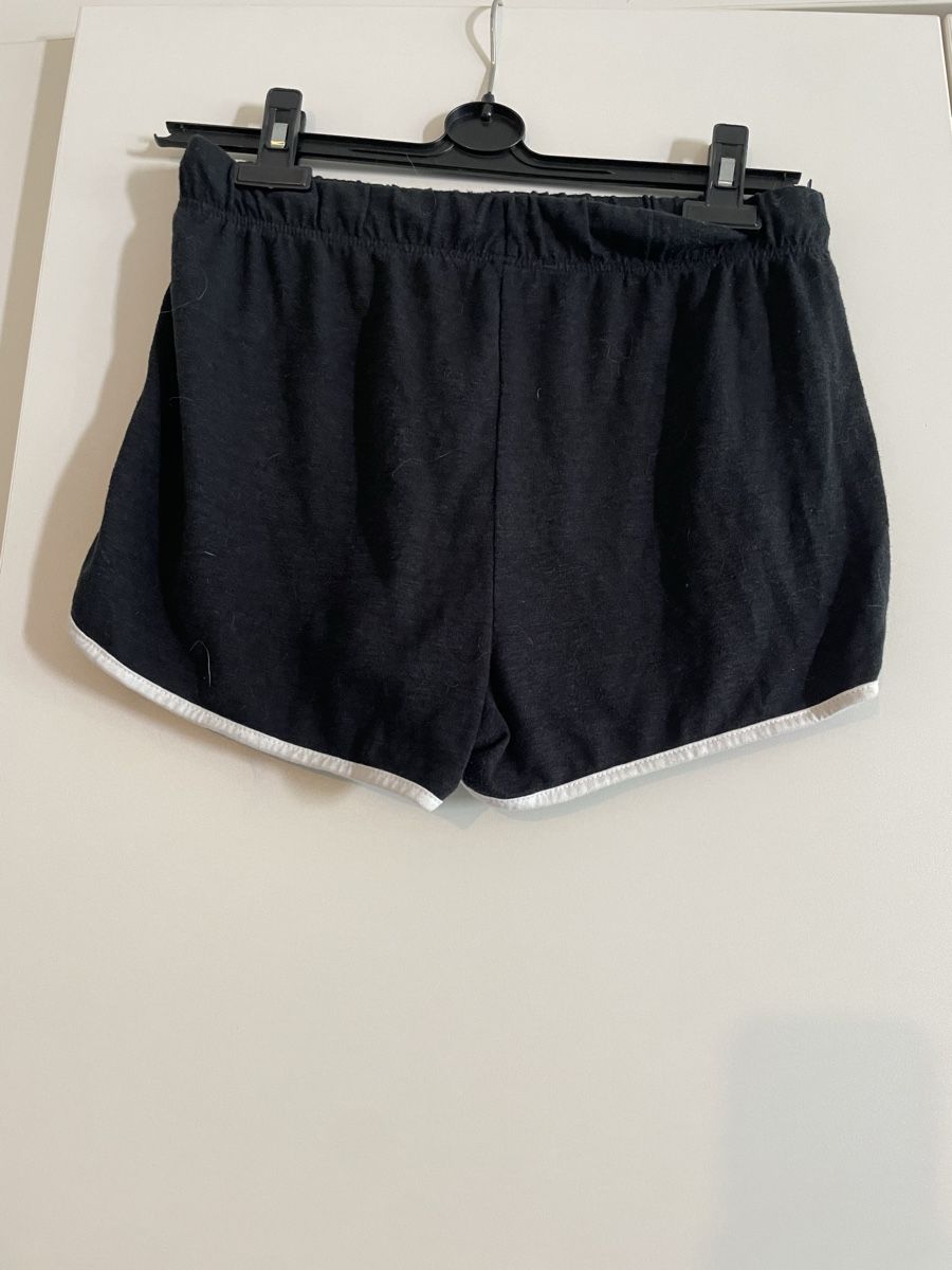 Topshop Hosen: Varsity jersey shorts – Gebraucht aus Roche VD von closetcleanse 3