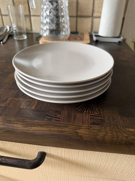 Piatti: Dessertteller, mattiert hellgrau, 20 cm Durchmesser – Usato da Zürich venduto da sop_8lhy