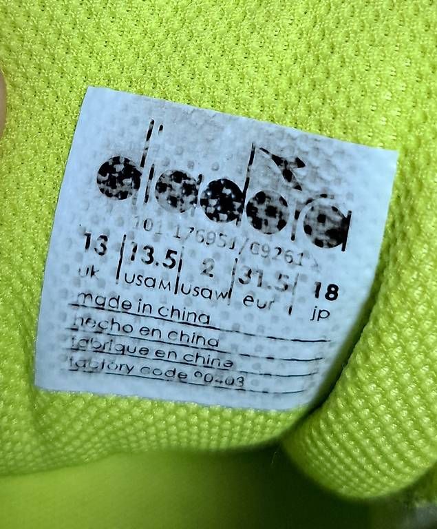 Diadora Scarpe per ragazzi: Tennisschuhe Kinder Grösse 31.5 – Usato da Zuerich venduto da Wurstfach 1