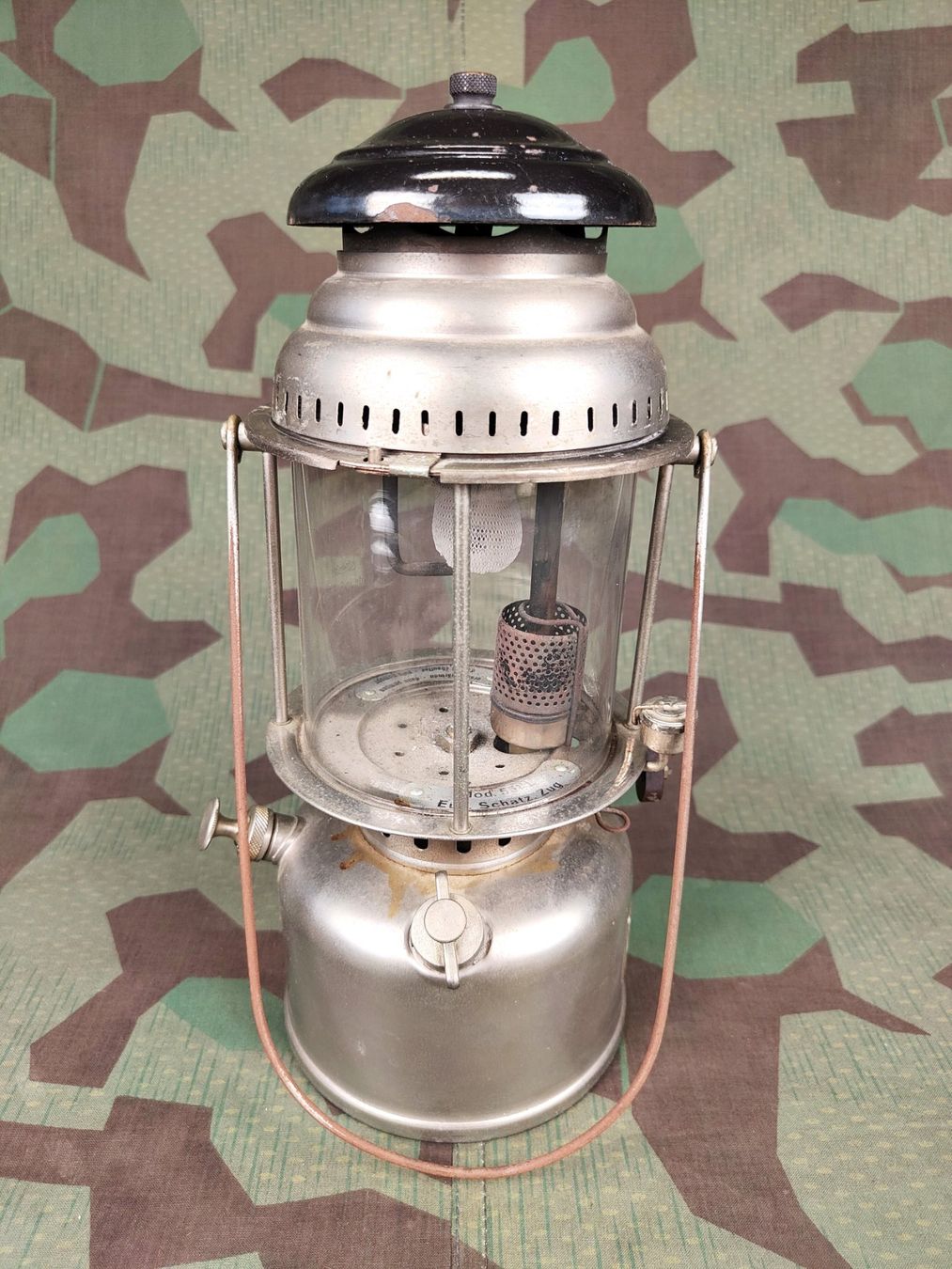Schweizer Armee Uniformi: Benzin-Vergaserlampe Mod. 551 L mit Schirm – Usato da Bauma venduto da SwissMilitaria 4