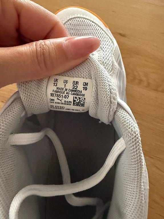 Scarpe per ragazzi: Hallenschuhe Puma Grösse 32 – Usato da Münchringen venduto da Nicole1981 2