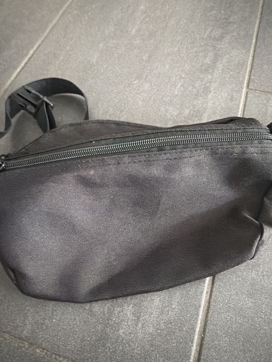 Snipes Sacs: Bauchtasche Snipes schwarz  – D'occasion à Baden par Vanessa55555 1